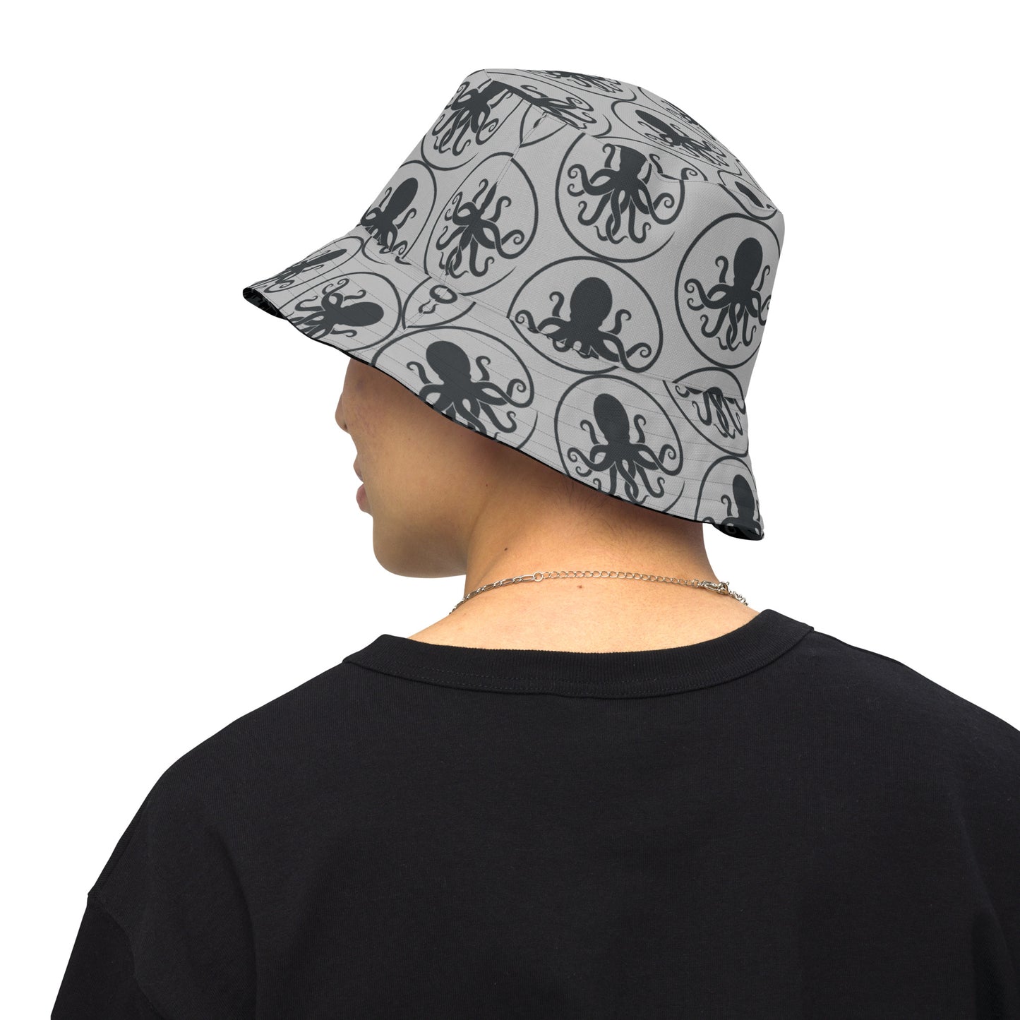 Reversible bucket hat